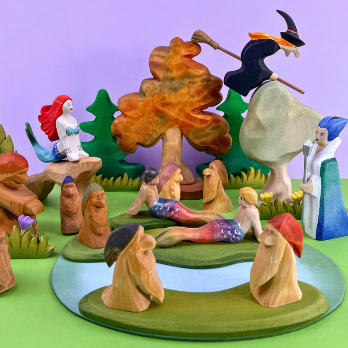 Predan Dwarves Wooden Figures for Small world Play from Australia